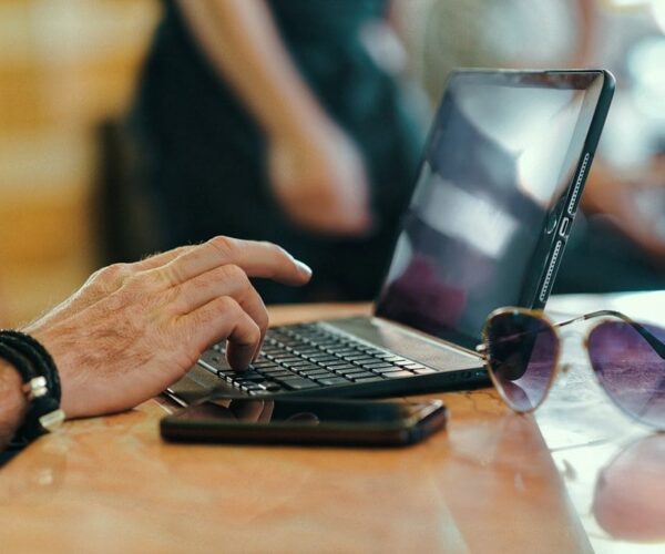 L&rsquo;essor des chatbots intelligents dans la communication client